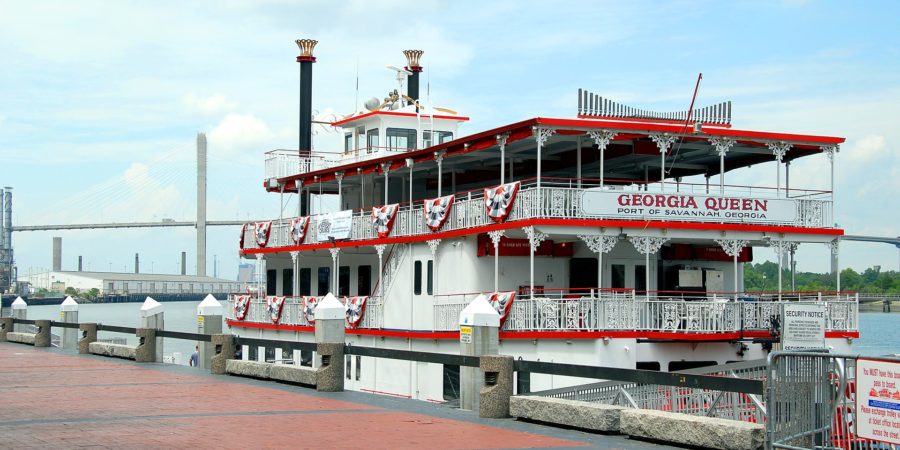 one day in Savannah - riverboat